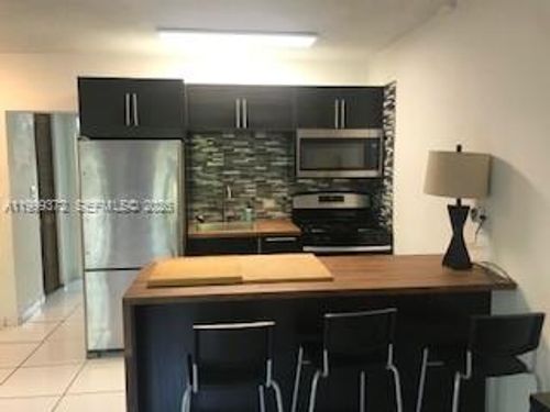 apt-4-323 Washington Ave, Miami Beach, FL, 33139-6928 | Card Image