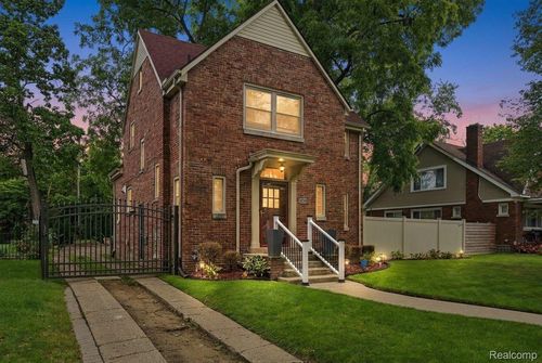 14200 Woodmont Ave, Detroit, MI, 48227-4708 | Card Image