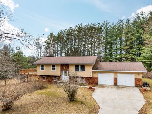 2230 S 43 1/2 Rd, Cadillac, MI, 49601-9105 | Card Image