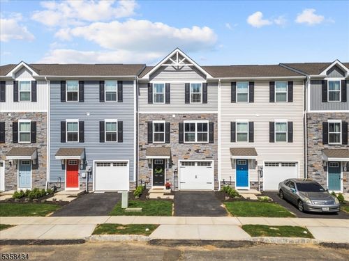 52 Limestone Blvd, Washington, NJ, 07882-2520 | Card Image