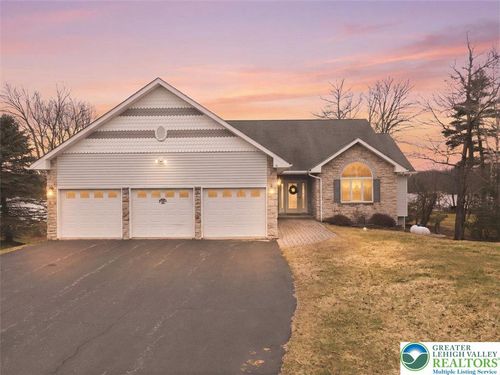 281 Bear Creek Lake Dr, Jim Thorpe, PA, 18229-2817 | Card Image