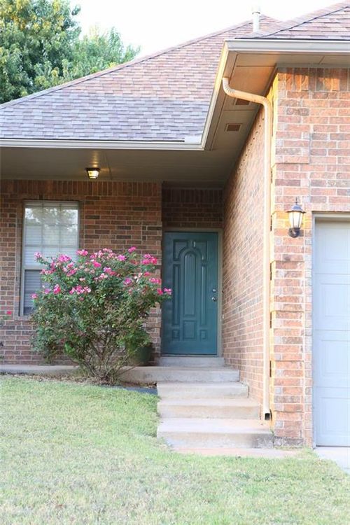 1329 Cedar Creek Dr, Norman, OK, 73071-1463 | Card Image