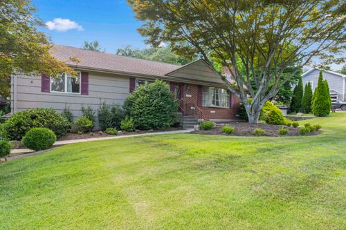 2945 Huntington Rd, Trumbull, CT, 06611-5408 | Card Image