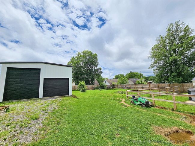 1306 E Shawnee St, House other with 3 bedrooms, 2 bathrooms and null parking in Tahlequah OK | Image 39