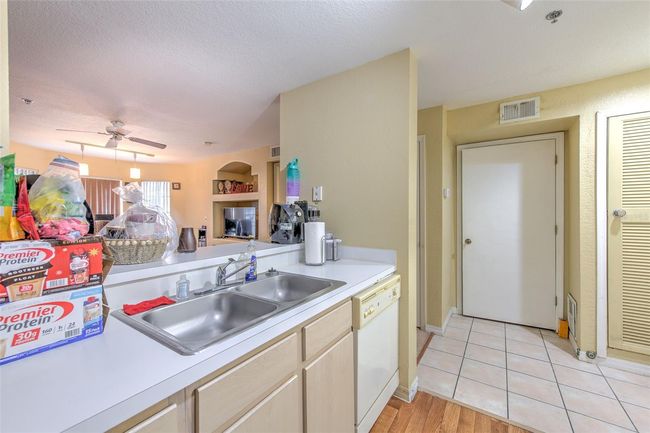 UNIT-207 - 13210 Arbor Isle Dr, Condo with 1 bedrooms, 1 bathrooms and null parking in TEMPLE TERRACE FL | Image 6