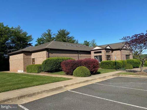555 Hospital Dr, WARRENTON, VA, 20186-3028 | Card Image