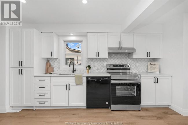 2968 Langlois Ave, House other with 3 bedrooms, 1 bathrooms and null parking in Windsor ON | Image 12