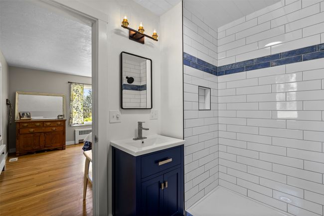 Primary bathroom, walk-in shower | Image 25
