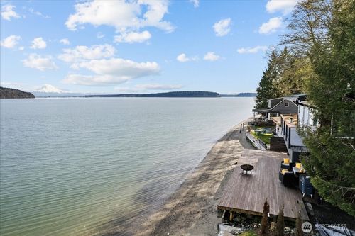 10509 Sunrise Beach Dr Nw, Gig Harbor, WA, 98332-9583 | Card Image