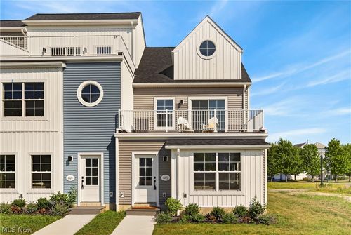 445 Harbor Ln, Lorain, OH, 44052 | Card Image
