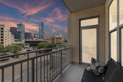 apt-308-2323 N Houston St, Dallas, TX, 75219-7623 | Card Image