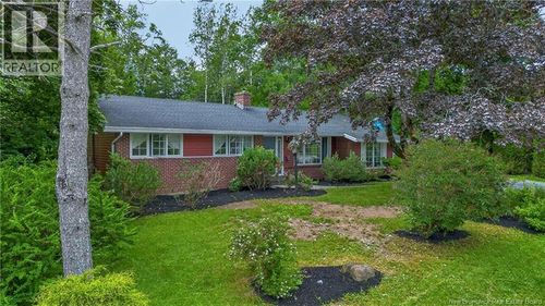 18 Forest Rd, Rothesay, NB, E2H1B5 | Card Image