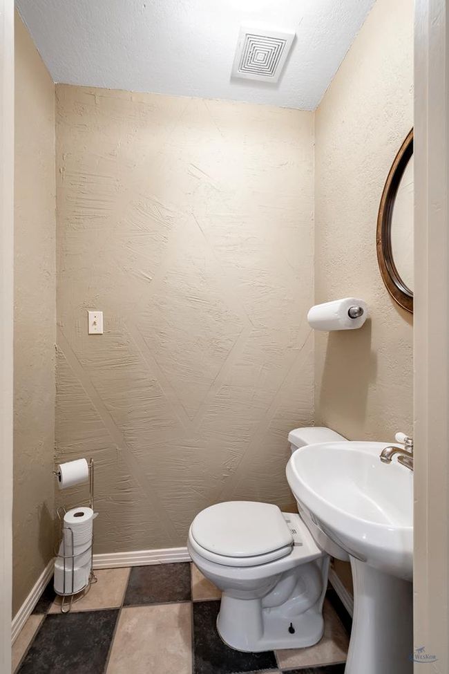 1605 N Big Spring St, Home with 0 bedrooms, 0 bathrooms and null parking in Midland TX | Image 19