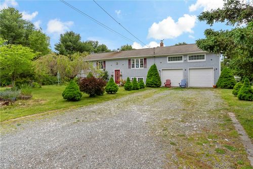57 Sheila Dr, Charlestown, RI, 02813-4136 | Card Image