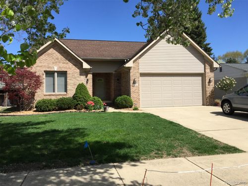14144 Fairway St, Livonia, MI, 48154-5228 | Card Image