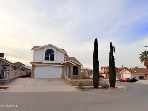 11045 Thatcher Pond Ln, El Paso, TX, 79934-3142 | Card Image