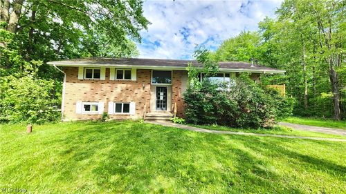 17866 Leggett Rd, Montville, OH, 44064-9749 | Card Image