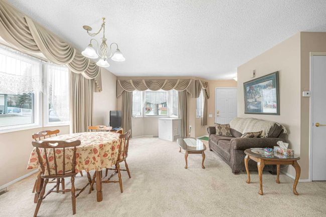 2727 Dovely Park Se, Home with 2 bedrooms, 1 bathrooms and 2 parking in Calgary AB | Image 26