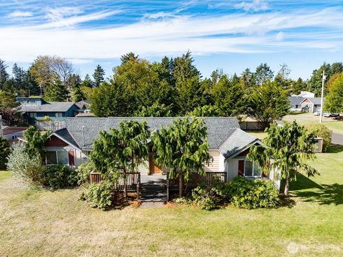 27111 N Pl, Ocean Park, WA, 98640-4033 | Card Image