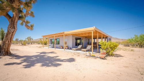 60010 Darlinda Dr, Yucca Valley, CA, 92284-9219 | Card Image