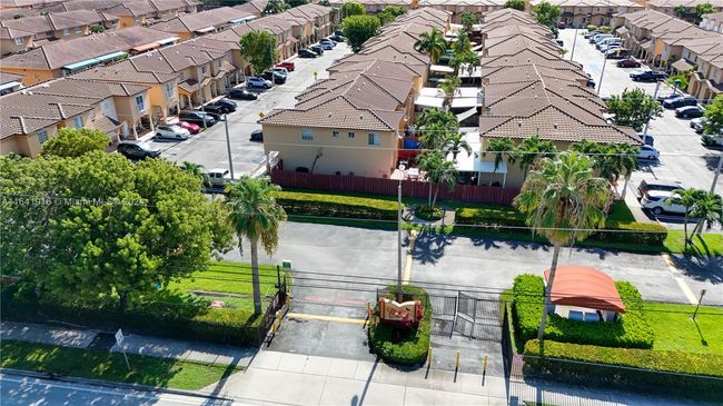APT-4 - 7749 W 36 Th Ave, Townhouse with 3 bedrooms, 3 bathrooms and null parking in Hialeah FL | Image 24
