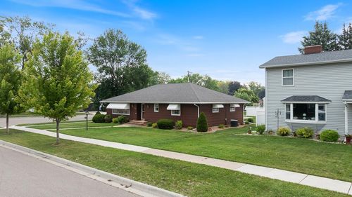 109 Pine Ave N, Canby, MN, 56220-1249 | Card Image