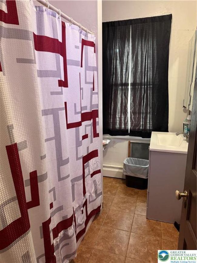 713 E 5 Th St, Home with 6 bedrooms, 2 bathrooms and null parking in BETHLEHEM PA | Image 21