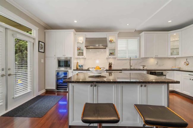 558 E 6 Th Street, House other with 6 bedrooms, 7 bathrooms and 3 parking in North Vancouver BC | Image 12
