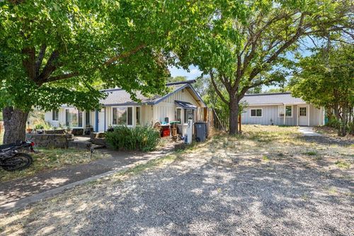 376 Crowson Rd, Ashland, OR, 97520-9501 | Card Image