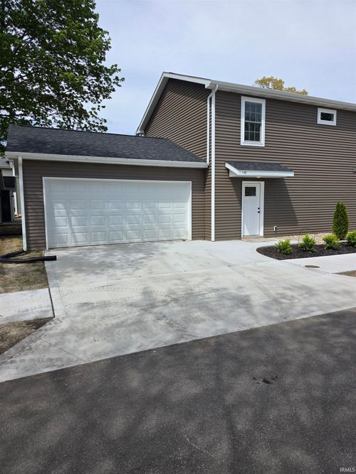 1105 Edwardsburg Ave, Elkhart, IN, 46514-2838 | Card Image