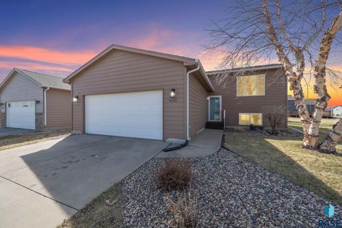 4113 W 92nd St Street, Sioux Falls, SD, 57108 | Card Image