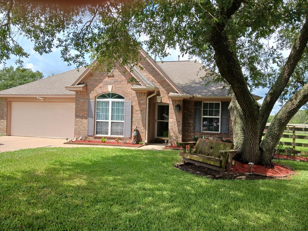 Novak Ct, Danbury, TX 77534