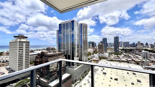 apt-2310-629 Keeaumoku St, Honolulu, HI, 96814-3629 | Card Image