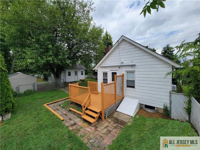 832 State Route 35, House other with 2 bedrooms, 2 bathrooms and null parking in South Amboy NJ | Image 4