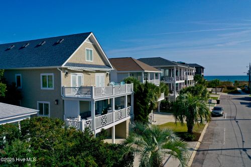 7 Asheville St E, Wrightsville Beach, NC, 28480-1888 | Card Image