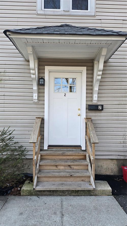 1st-floor-rear-apt-2-91 Wyman Ave, Huntingtn Sta, NY, 11746-1062 | Card Image
