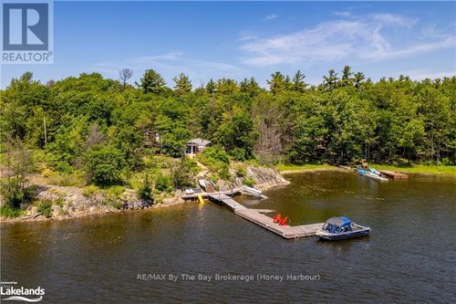 6932 Island 1810 / Bone Island, Georgian Bay (Gibson), ON, P0E1E0 | Card Image
