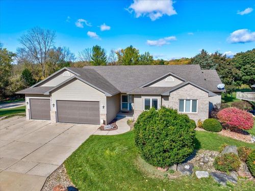 332 Harvard Dr, Deforest, WI, 53532-1106 | Card Image