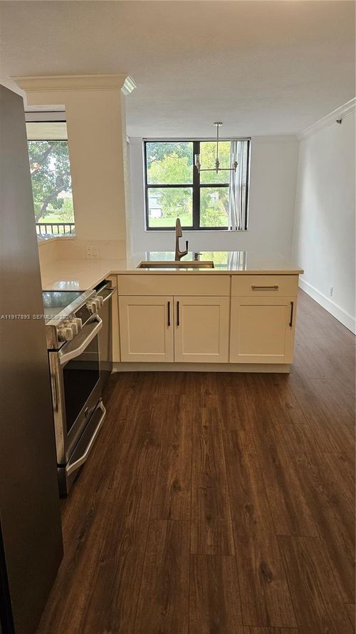 apt-311-105 Lake Emerald Dr, Oakland Park, FL, 33309-6292 | Card Image