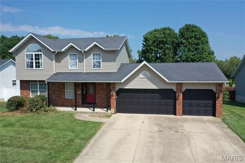 120 Fairway Dr, Maryville, IL, 62062-6446 | Card Image