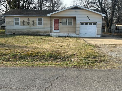 604 Se 7th St, Wagoner, OK, 74467-6604 | Card Image