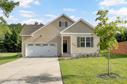 422 Old Stage Rd, Richlands, NC, 28574-8004 | Card Image
