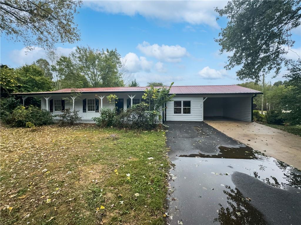 Honeysuckle Dr, Adairsville, GA 30103
