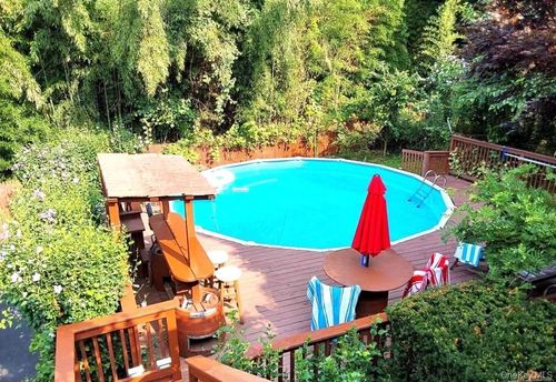 43 High St, Croton-On-Hudson, NY, 10520-1939 | Card Image