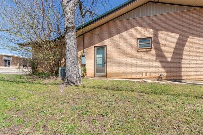 409 W Buffalo St, House other with 3 bedrooms, 2 bathrooms and null parking in Caldwell TX | Image 18