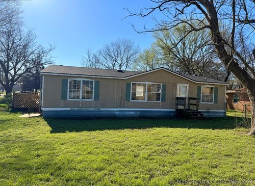 111 W Bryan Ave, Calera, OK, 74730-1397 | Card Image