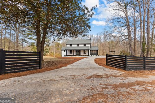 260 Sandy Lake Cir, Fayetteville, GA, 30214-4114 | Card Image