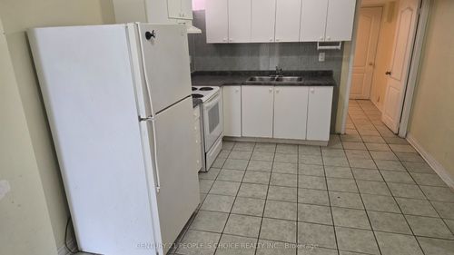 38 Goreridge Cres, Brampton, ON, L6P1P1 | Card Image