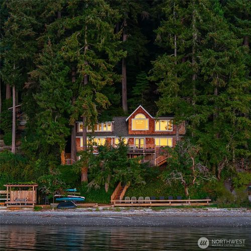 8405 Hansen Rd Ne, Bainbridge Island, WA, 98110-1677 | Card Image