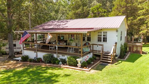 85 Nells Knob Cv, Bath Springs, TN, 38311-4221 | Card Image